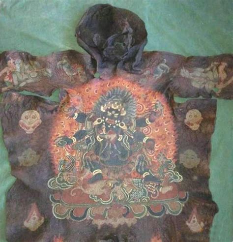 金虎爺紋身 西藏農奴制嬰兒人皮唐卡